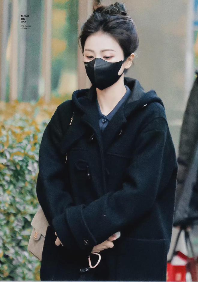 到了！3套穿搭3种风格温柔气质遮不住K8凯发集团被白鹿央视春晚彩排穿搭美