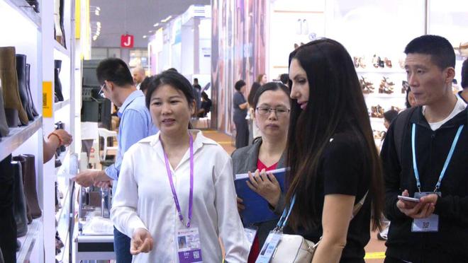 广交会!惠东女鞋2026新品引领新潮流凯发k8国际娱乐首选30款智能样鞋亮相(图4) 广交会!惠东女鞋2026新品引领新潮流凯发k8国际娱乐首选30款智能样鞋亮相(图4)